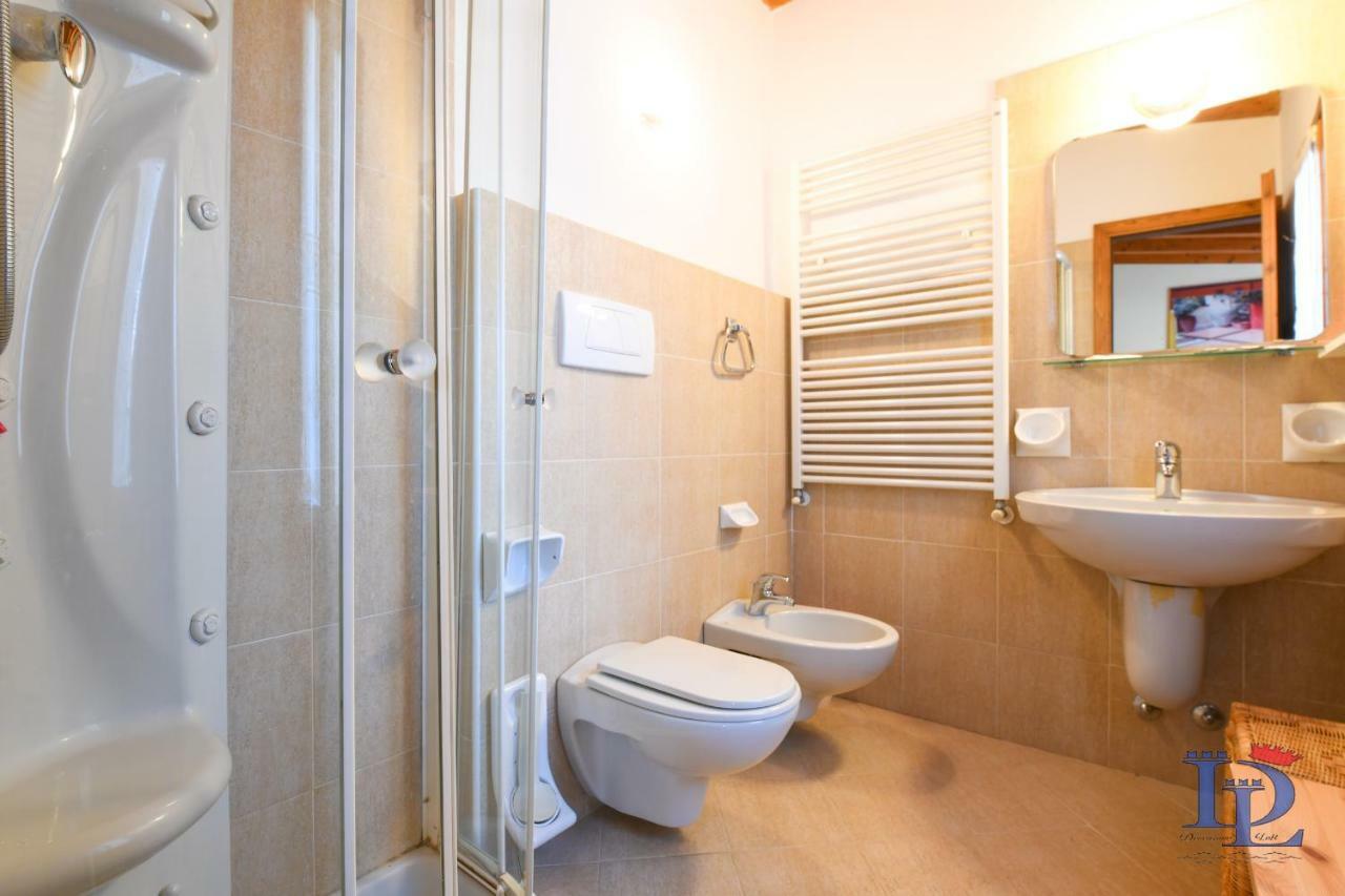 Desenzanoloft Official Partner Marriott Homes & Villas -Penthouse Never Say Never Sirmione Castle View מראה חיצוני תמונה