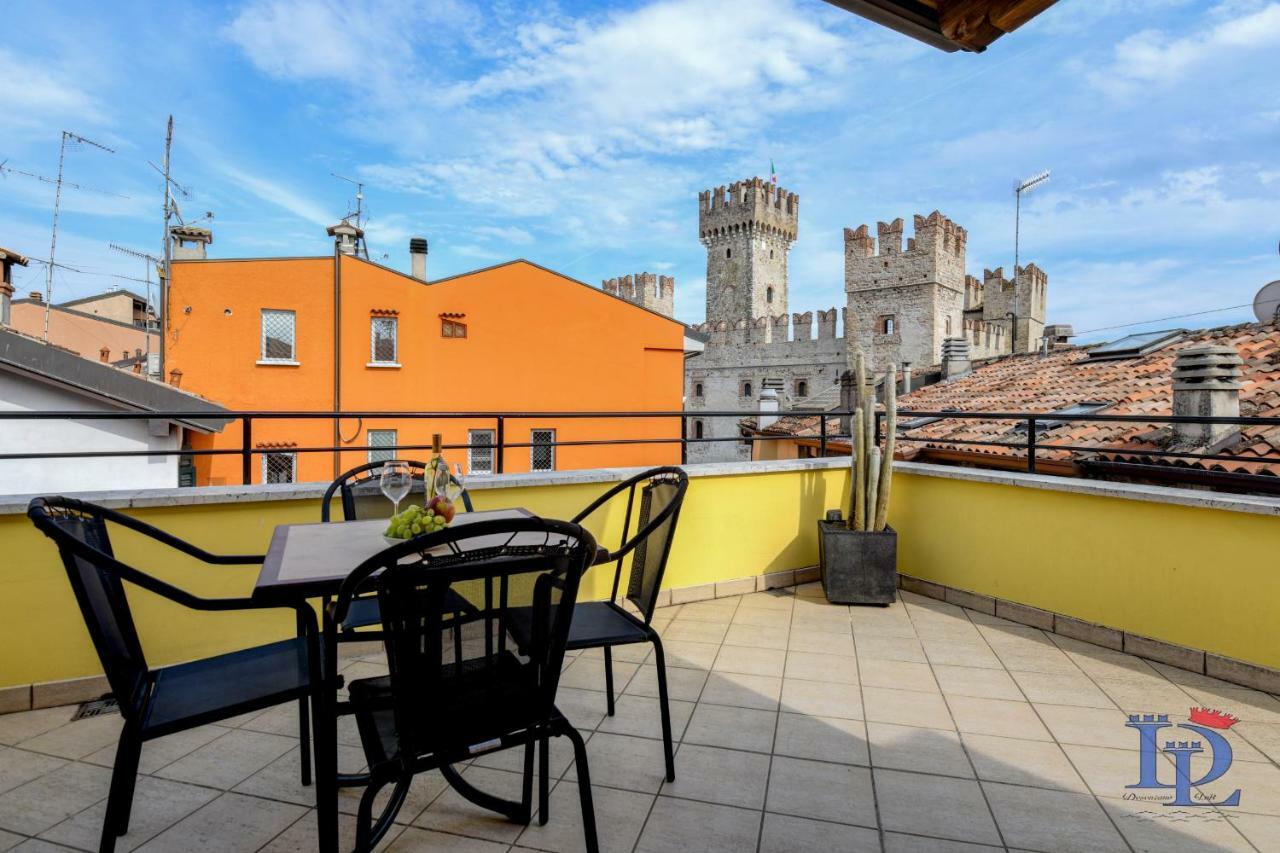 Desenzanoloft Official Partner Marriott Homes & Villas -Penthouse Never Say Never Sirmione Castle View מראה חיצוני תמונה