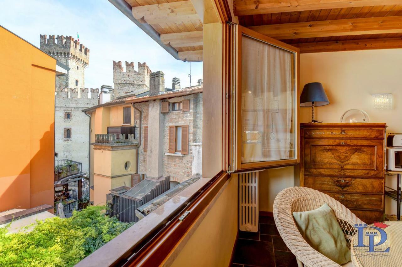 Desenzanoloft Official Partner Marriott Homes & Villas -Penthouse Never Say Never Sirmione Castle View מראה חיצוני תמונה