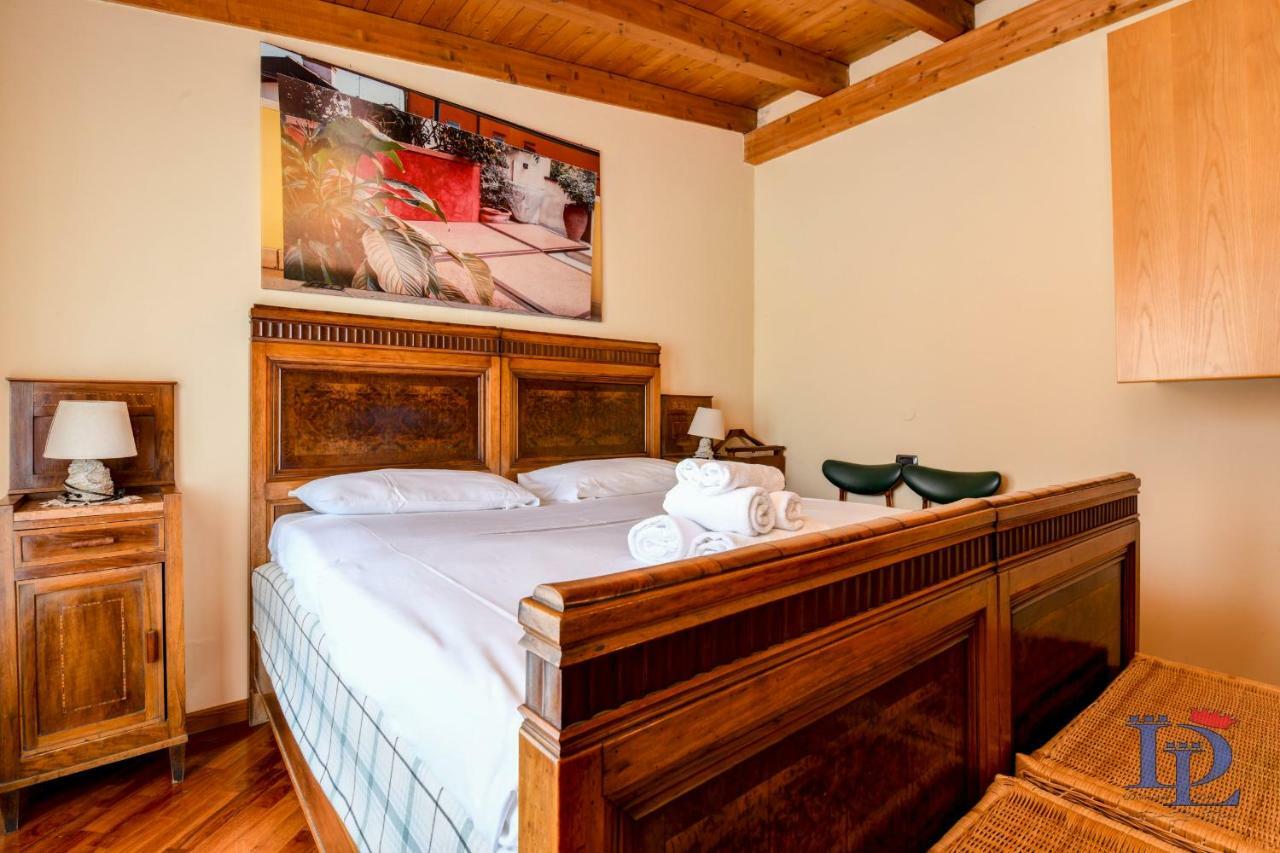 Desenzanoloft Official Partner Marriott Homes & Villas -Penthouse Never Say Never Sirmione Castle View מראה חיצוני תמונה