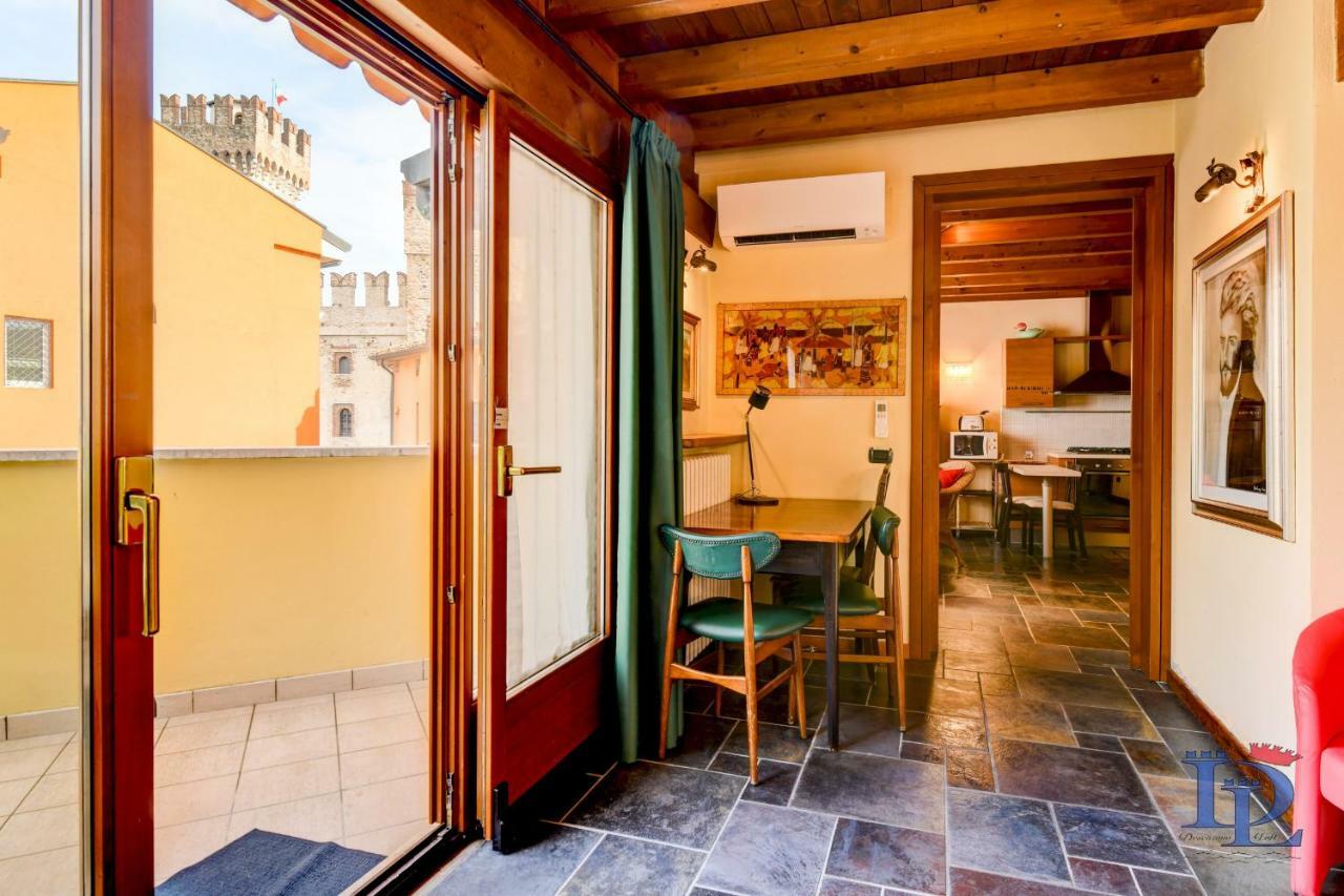 Desenzanoloft Official Partner Marriott Homes & Villas -Penthouse Never Say Never Sirmione Castle View מראה חיצוני תמונה
